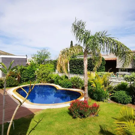Villa Tiana Vila *